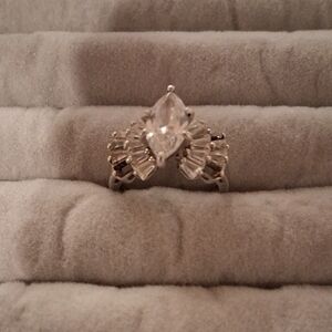 Elegant Silver Women's Ring